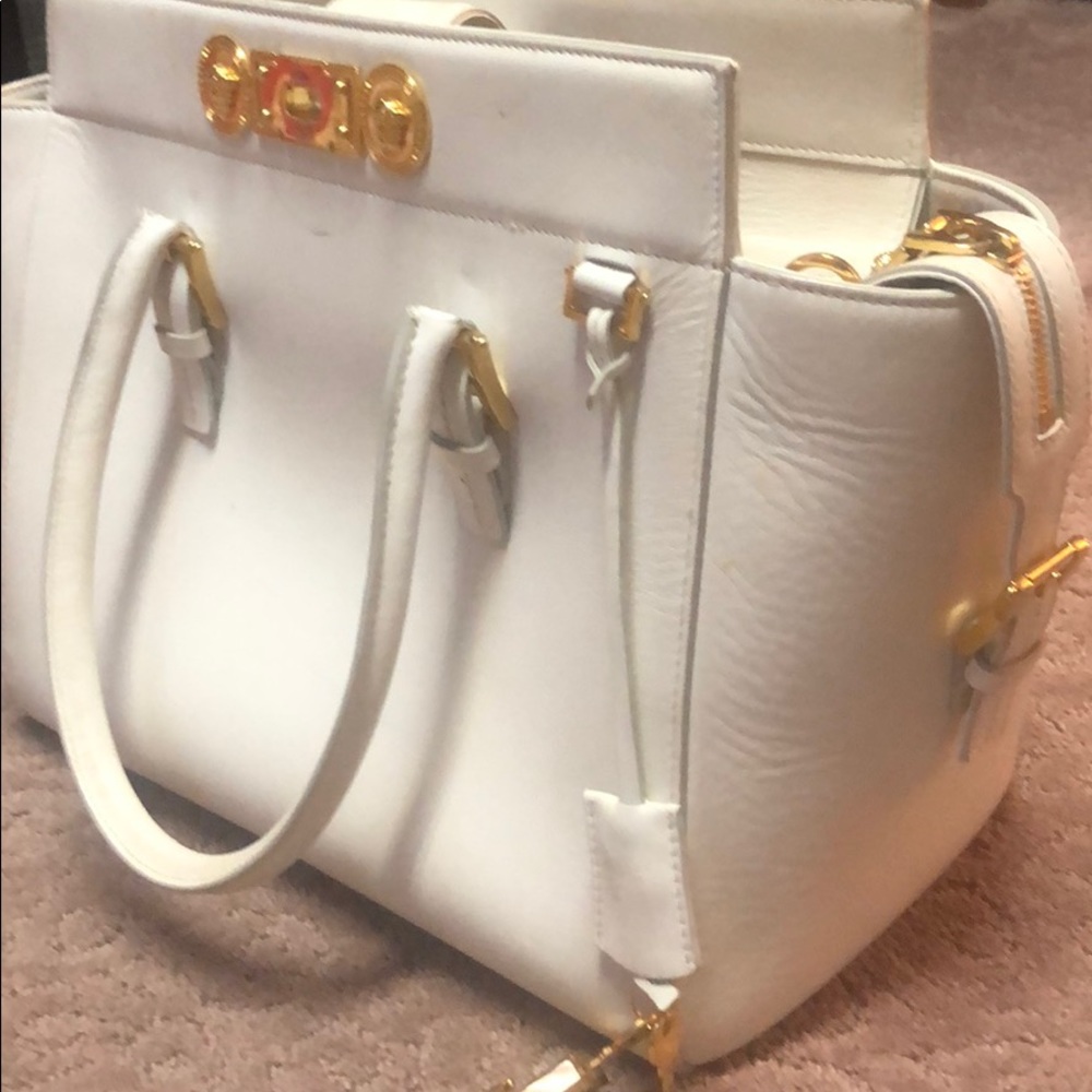 Versace - Picture 8 of 10